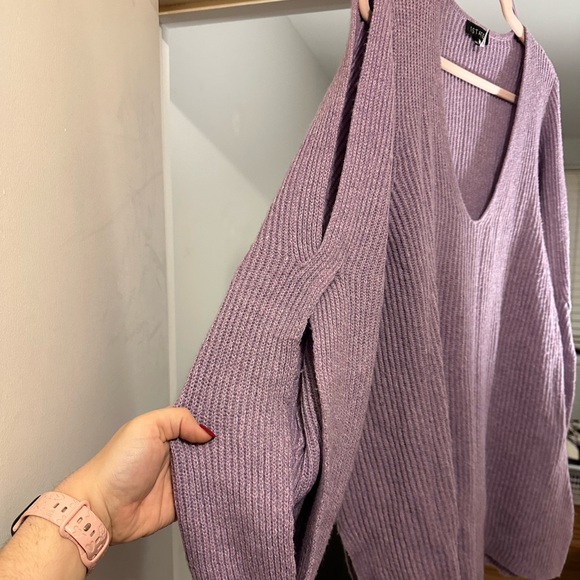Purple v neck sweater with open sleeves - Picture 3 of 3
